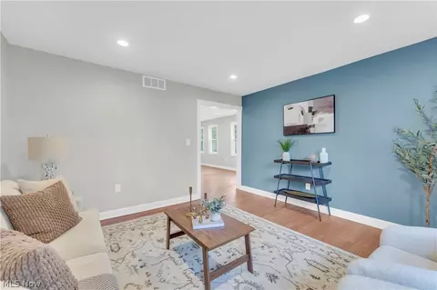 18155 Libby Rd, Maple Heights, OH 44137 photo 8