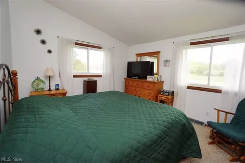 5875 Trumbull Rd, Geneva, OH 44041 photo 9