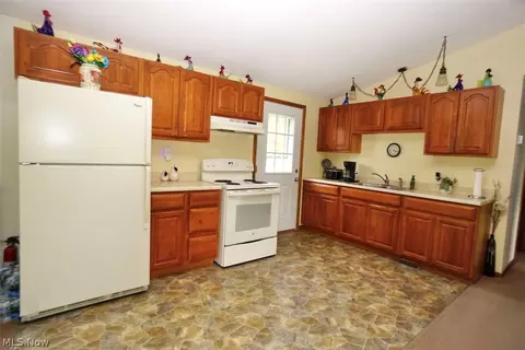 5875 Trumbull Rd, Geneva, OH 44041 photo 6