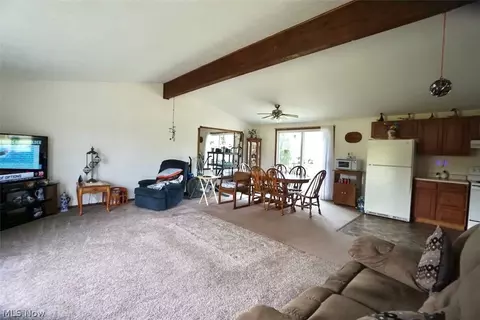 5875 Trumbull Rd, Geneva, OH 44041 photo 2