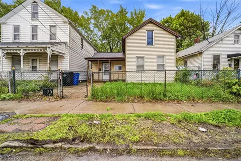 7610 Spafford Rd, Cleveland, OH 44105