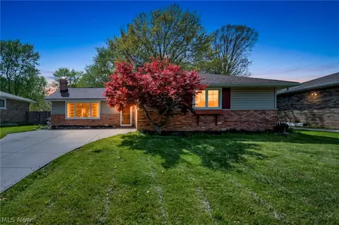 7850 E Linden Ln, Parma, OH 44130
