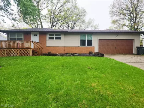7597 Venice Heights Dr NE, Warren, OH 44484