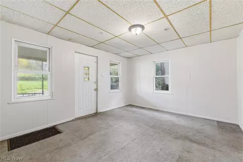 Living - 229 E 1st St, Mansfield, OH 44902 photo 1 of 2