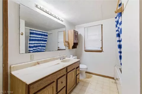 Bath - 229 E 1st St, Mansfield, OH 44902 photo 1 of 2