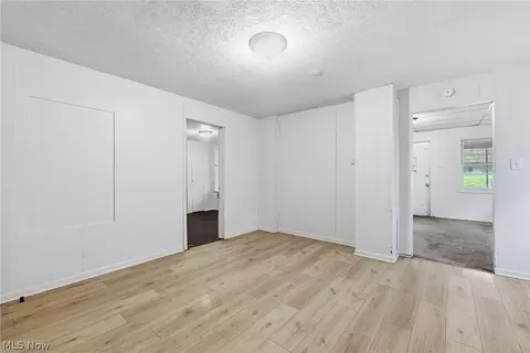Living - 229 E 1st St, Mansfield, OH 44902 photo 2 of 2