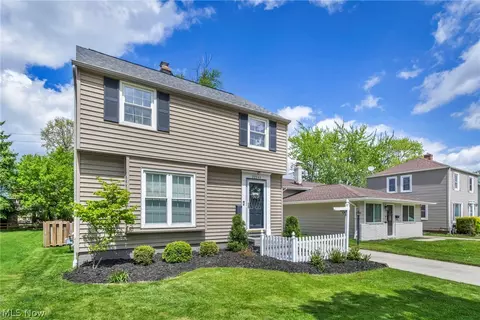 20944 Woodstock Ave, Fairview Park, OH 44126