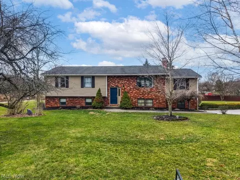 2190 Waterbury Dr, Uniontown, OH 44685