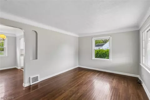 599 E 250th St, Euclid, OH 44132 photo 13