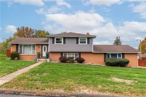 1227 33rd St NE, Canton, OH 44714