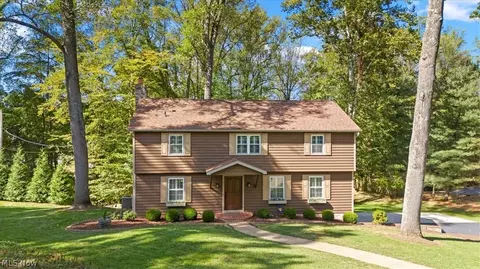 37 Meadowcrest Dr, Parkersburg, WV 26104