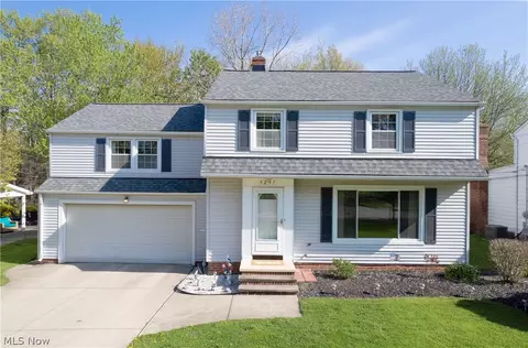 5297 Marian Dr, Lyndhurst, OH 44124