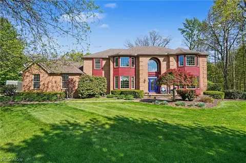 170 Oak Tree Dr, Canfield, OH 44406