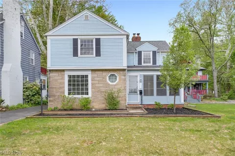 1132 Yellowstone Rd, Cleveland Heights, OH 44121