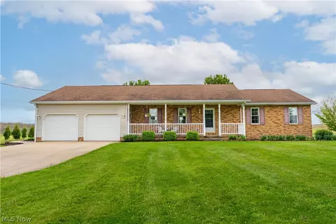 9272 Andora Rd NE, East Rochester, OH 44625