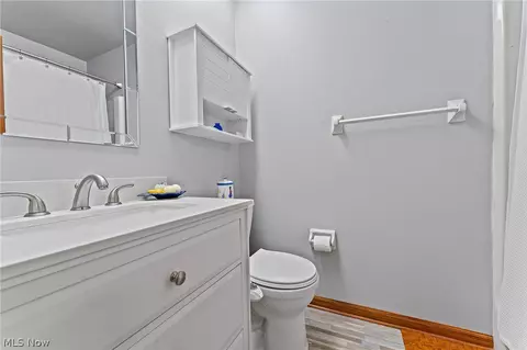 Bath - 4207 Stratford Rd, Boardman, OH 44512 photo 2 of 3