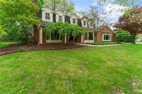 Exterior - 4207 Stratford Rd, Boardman, OH 44512 photo 5 of 9