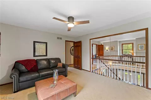 Entry Way - 4207 Stratford Rd, Boardman, OH 44512 photo 4 of 4
