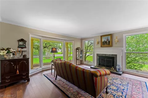 Living - 4207 Stratford Rd, Boardman, OH 44512 photo 4 of 4