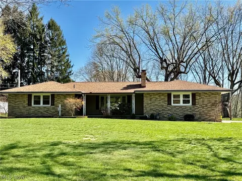 238 Pheasant Dr, Mogadore, OH 44260