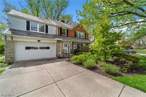 2058 Temblethurst Rd, South Euclid, OH 44121