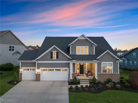 445 Crystal Lake Dr N, Chagrin Falls, OH 44022