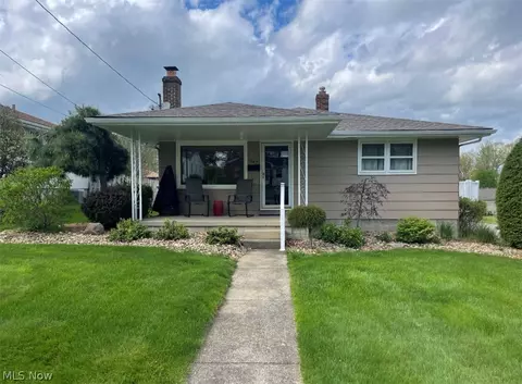 447 W Omar St, Struthers, OH 44471