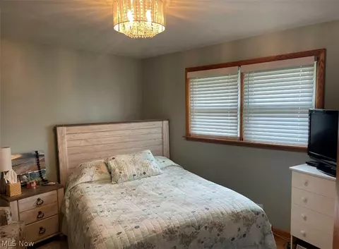 Bedroom - 447 W Omar St, Struthers, OH 44471 photo 3 of 4