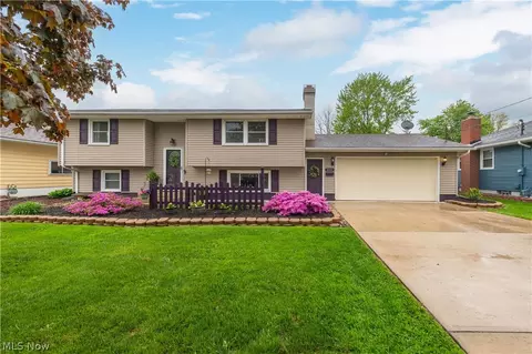 640 W Martin Ave, Amherst, OH 44001