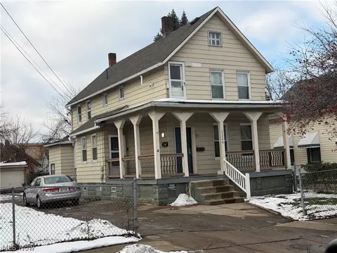 3224 W 32nd St, Cleveland, OH 44109