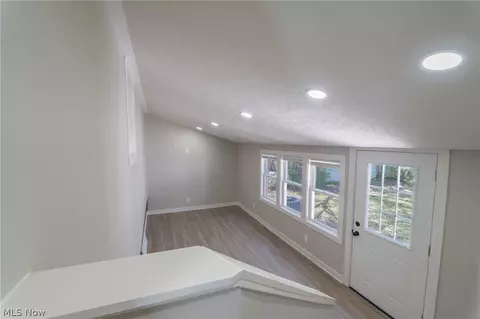 Entry Way - 37 Arlington Cir, Wickliffe, OH 44092 photo 2 of 3