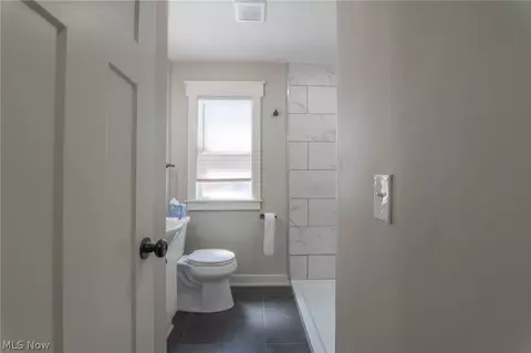 Entry Way - 37 Arlington Cir, Wickliffe, OH 44092 photo 3 of 3