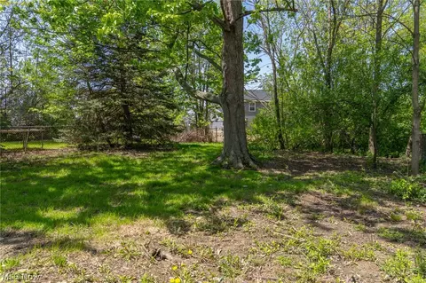 Exterior - 37 Arlington Cir, Wickliffe, OH 44092 photo 4 of 4