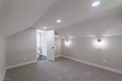 Bedroom - 37 Arlington Cir, Wickliffe, OH 44092 photo 6 of 7