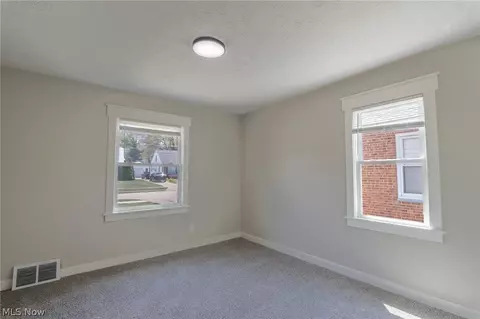 Bedroom - 37 Arlington Cir, Wickliffe, OH 44092 photo 1 of 7