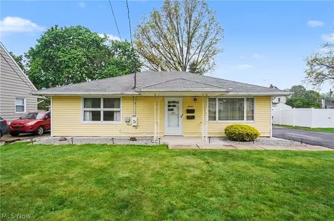 2651 11th St, Cuyahoga Falls, OH 44221