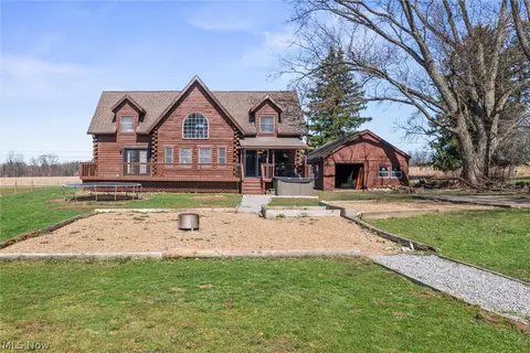 4911 Miller Rd, Lowellville, OH 44436