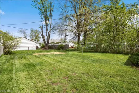 Exterior - 166 Caroline St, Elyria, OH 44035 photo 7 of 8