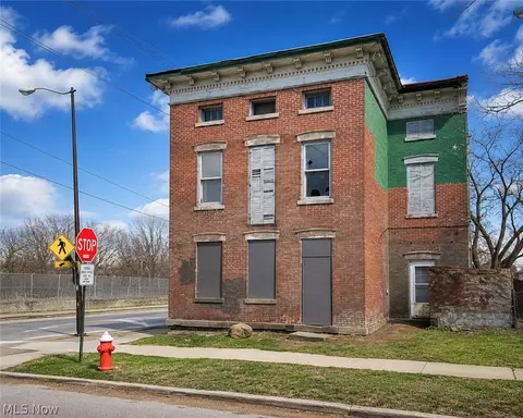 4403 Fenwick Ave, Cleveland, OH 44113