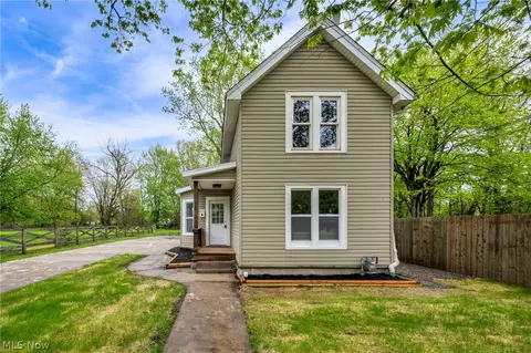 724 W 33rd St, Ashtabula, OH 44004