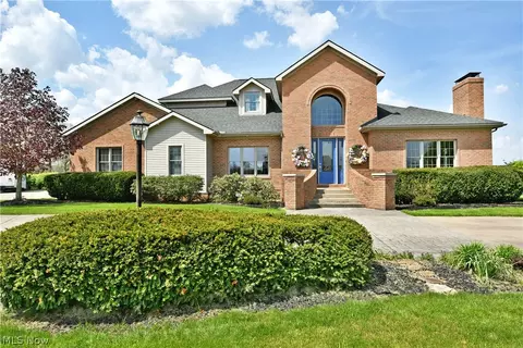 6367 Angel Ct, Warren, OH 44481