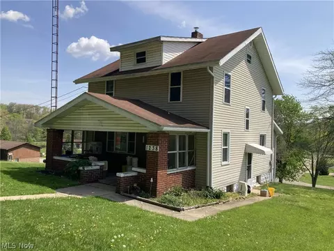 1238 Schneiders Crossing Rd NW, Dover, OH 44622