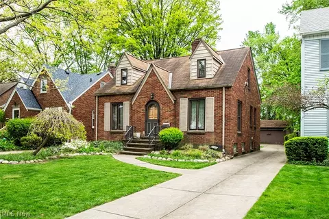 16305 Elsienna Ave, Cleveland, OH 44135