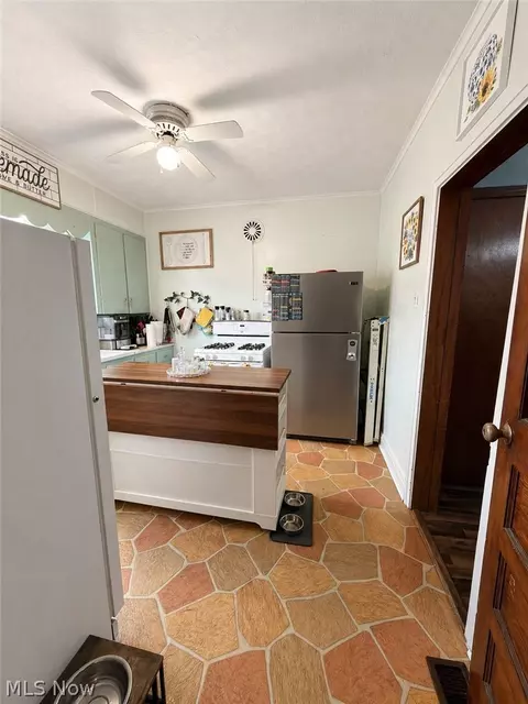 Kitchen - 13 5th, Mcmechen, WV 26040 photo 2 of 2