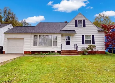 1339 Haverston Rd, Lyndhurst, OH 44124