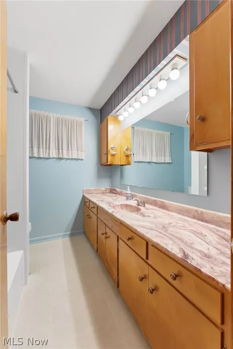 1304 E 2nd St, Dover, OH 44622 photo 18