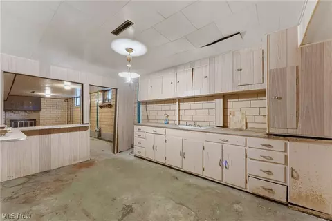 1304 E 2nd St, Dover, OH 44622 photo 32
