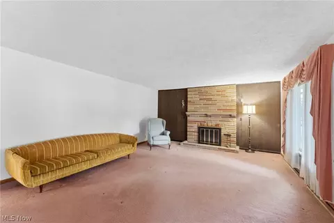1304 E 2nd St, Dover, OH 44622 photo 5