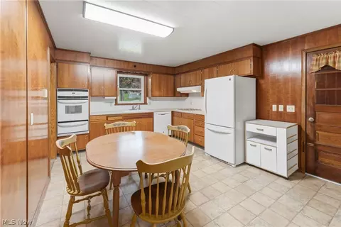 1304 E 2nd St, Dover, OH 44622 photo 6
