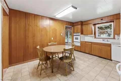 1304 E 2nd St, Dover, OH 44622 photo 9